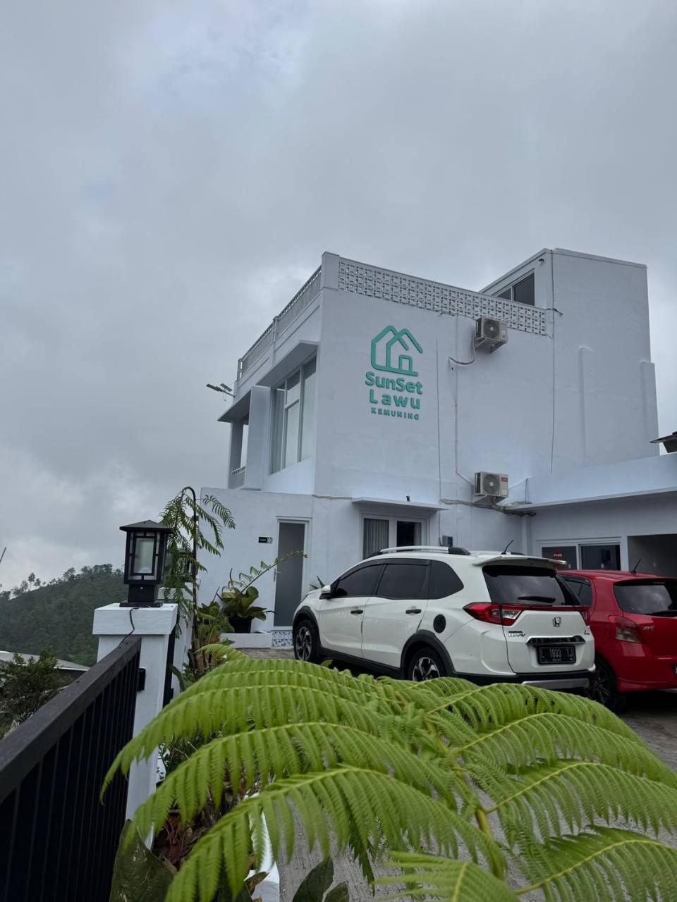 Sunset Lawu Kemuning, Villa, Full House 3 Bed, Free Bbq, Free Float Light Breakfast Karanganyar  Extérieur photo